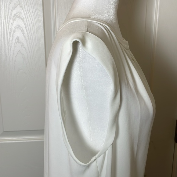 J.Crew: V-neck Popover Sleeveless Top - Picture 5 of 11